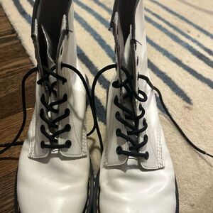 USED: Dr. Marten's 1460 Women's Patent
Leather Lace Up Boots in White